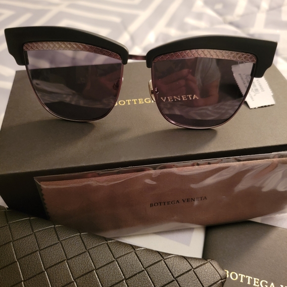 Bottega Veneta Accessories - BOTTEGA VENETA | NWT BV0075S BLACK SILVER SMOKE 😎